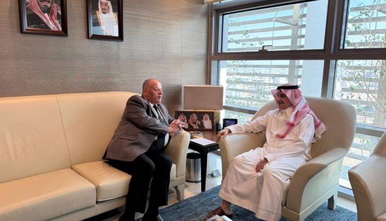 السفير السعودي الأمير منصور بن خالد يلتقي مدير مهرجان جرش ايمن سماوي