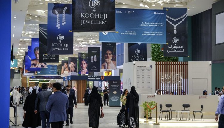 تحت رعاية سمو ولي العهد رئيس مجلس الوزراء سلمان بن حمد آل خليفة … معرض الجواهر العربية ومعرض العطور العربية 2025 ينطلقان خلال أسبوع