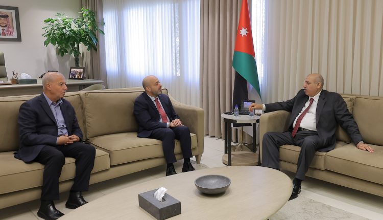 القاضي يلتقي الأمين العام للمجلس الوطني لشؤون الأسرة