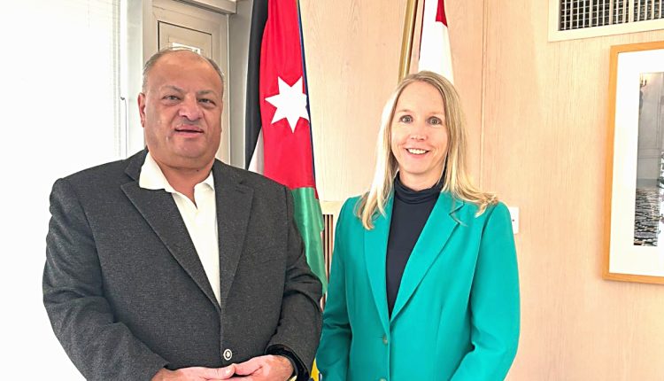 ستيلا كلوث سفيرة مملكة هولندا تلتقي مدير مهرجان جرش ايمن سماوي