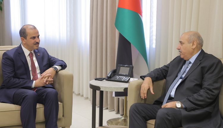 القاضي يلتقي السفير التركي