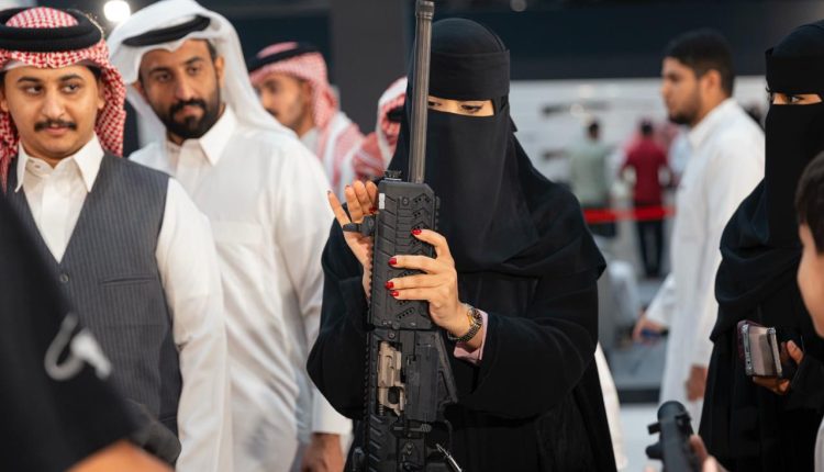 جناحٌ لأسلحة الصيد في كأس نادي الصقور السعودي 2025 بالظهران