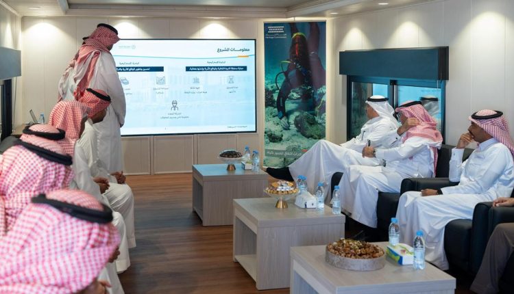 سمو محافظ الأحساء يتفقد مشروع تطوير ميناء العقير التاريخي