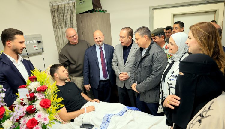 الميثاق الوطني يعود مصابي مداهمة الأجهزة الأمنية للاطمئنان على صحتهم