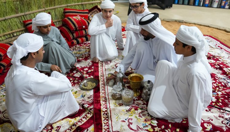 ورش ومسابقات تستحضر نكهات التراث وفنونه الشعبية  مشاركة نوعية لهيئة أبوظبي للتراث في معرض العين للصيد والفروسية