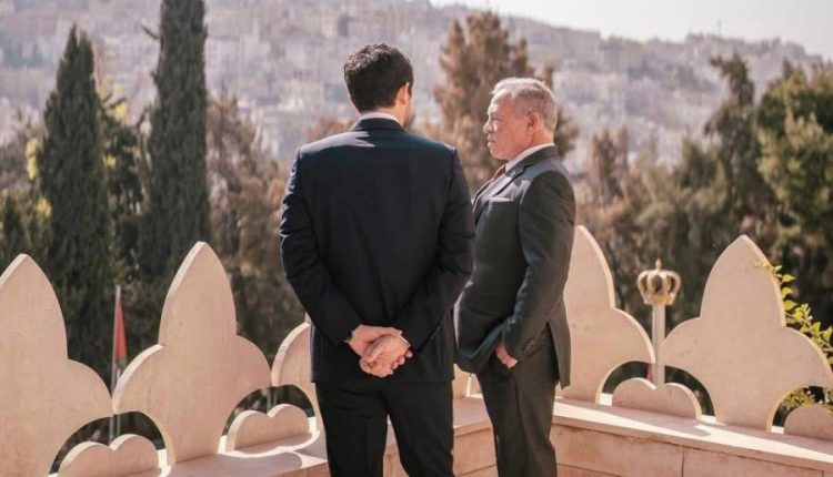 الملك وولي العهد .. من شرفة قصر رغدان العامر في قلب عمّان