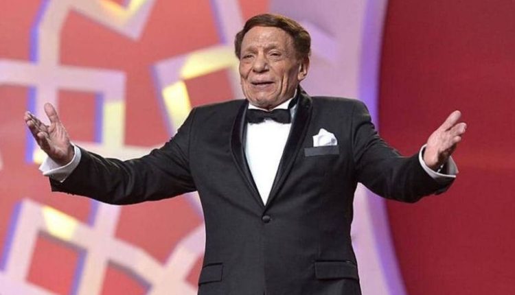 إسعاد يونس تصدم الجمهور بخبر  مؤكدةً اعتزال عادل إمام الفن رسمياً