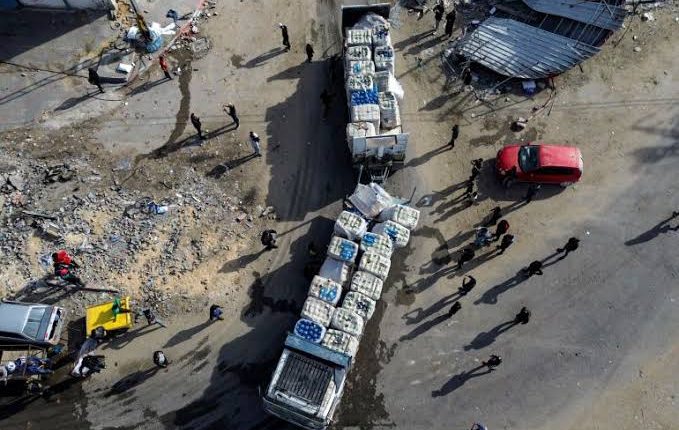 مسؤول إسرائيلي: قوات أميركية تنسق مع إسرائيل نقل المساعدات لغزة