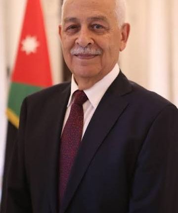 يوسف العيسوي… ثقة الملك وجسر الديوان إلى نبض المواطن