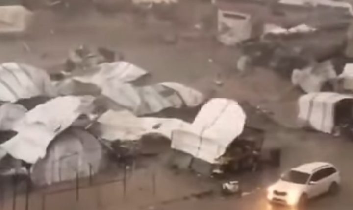 الأمطار الغزيرة تغرق خيام النازحين وتُصيب عدداً منهم في غزة