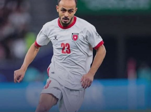 إصابة لاعب المنتخب الوطني لكرة القدم أدهم القريشي بقطع في الرباط الصليبي