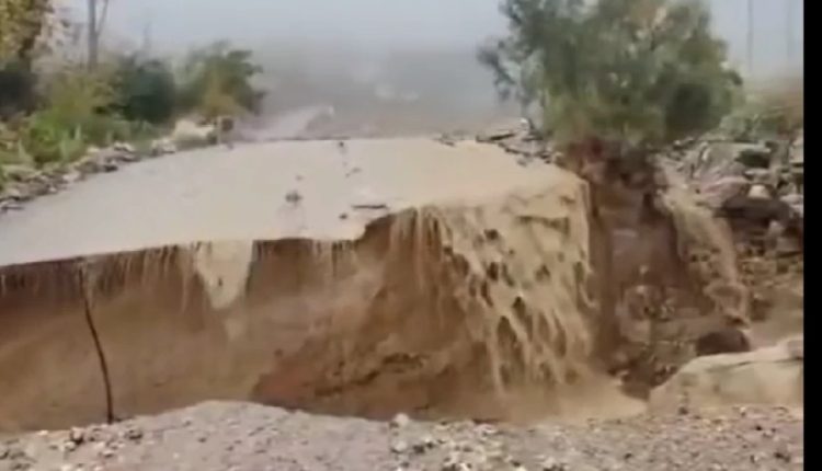 وزراء الأشغال والداخلية والسياحة يتفقدون أضرار السيول في الكرك ويؤكدون على وضع حلول جذرية لمواجهة التغيرات المناخية