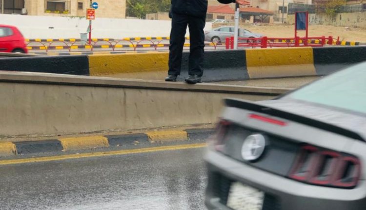 السير : تباطؤ الحركة المرورية في العاصمة والمحافظات بسبب الأمطار