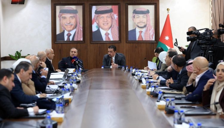 العمل النيابية: لا زيادة على اشتراكات الضمان ولا مساس بالحقوق المكتسبة