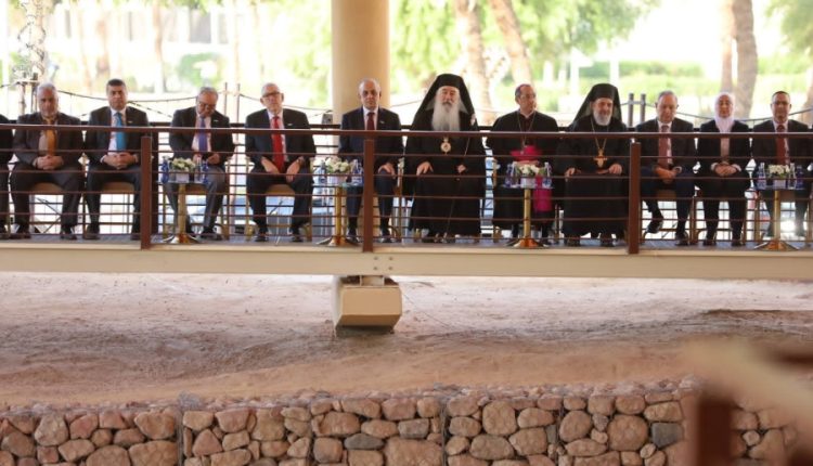 وزير السياحة والآثار…يفتتح كنيسة العقبة الأثرية بعد ترميمها في احتفالية وطنية ودينية