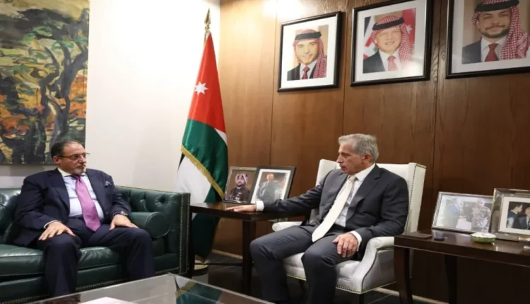 رئيس الوزراء يلتقي ممثّلين عن مجموعة ماج القابضة