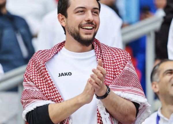 ولي العهد يهنئ النشامى بعد الفوز على الإمارات: “بداية قوية وموفقة.. مبارك للأردن