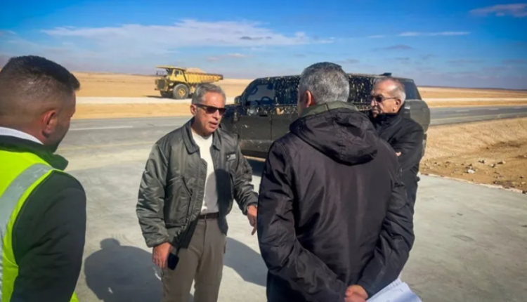 رئيس الوزراء يتفقد أعمال البنية التحتية التي بدأت في مشروع مدينة عمرة