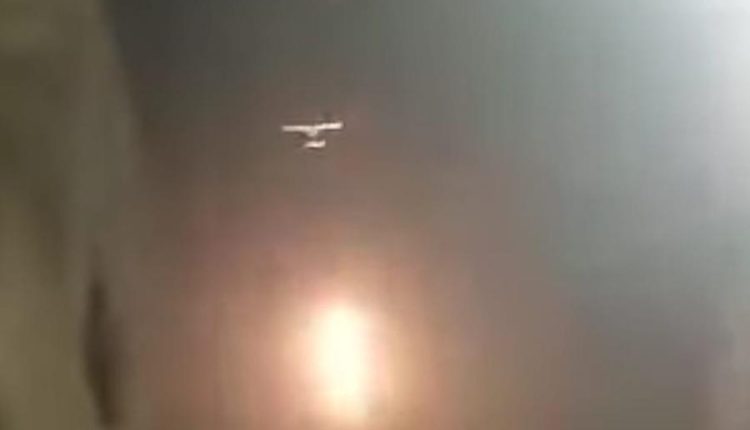 تحليق مقاتلات أمريكية وإلقاء قنابل ضوئية في سماء تدمر.. تفاصيل