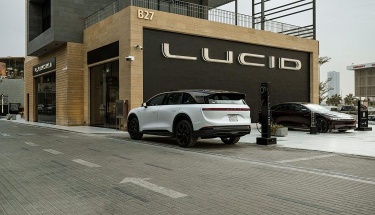 لوسِد توسّع حضورها في السعودية بافتتاح استوديو جديد في الخُبَر