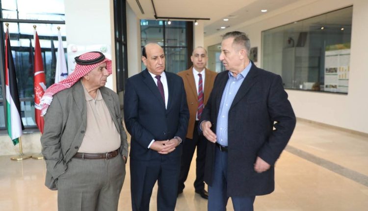 وزير الزراعة يزور المركز الوطني للبحوث الزراعية ويتفقد بنك البذور