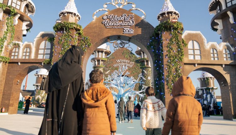 وسط إقبال جماهيري لافت انطلاق فعاليات “ونتر وندرلاند جدة” أضخمتجربة شتوية في موسم جدة 2025