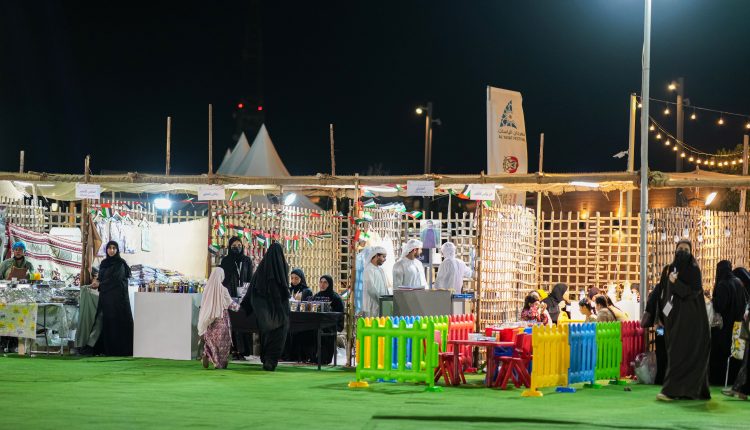 السوق الشعبي في مهرجان الياسات… لوحة تراثية تنبض بالحياة