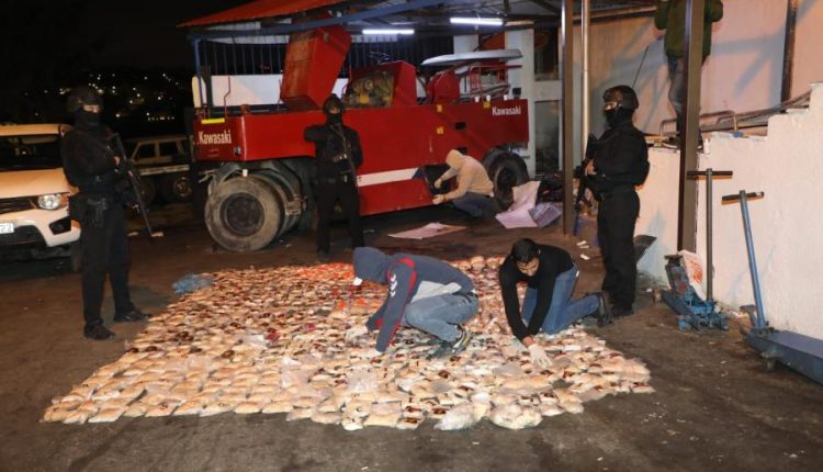 الاردن .. بالصور إحباط تهريب 1.2 مليون حبة مخدرة واعتقال 10 متورطين