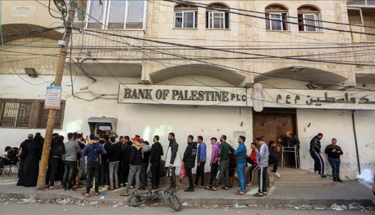 تضاعف الأموال في بنوك غزة رغم الحرب وانهيار الاقتصاد!!!!