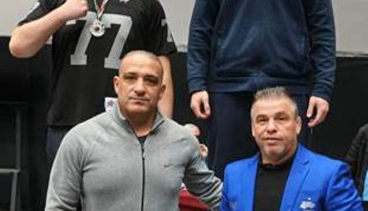 طالب عمان الاهلية أصيل نوفل يفوز بالميدالية الفضية ببطولة المملكة للمصارعة الحرة