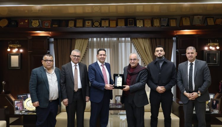 بحث تعزيز التعاون الأكاديمي بين جامعتي عمّان الأهلية وفلسطين الأهلية