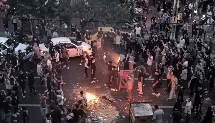 مسؤول إيراني مقتل  2000 شخص  في الاحتجاجات التي دخلت أسبوعها الثالث
