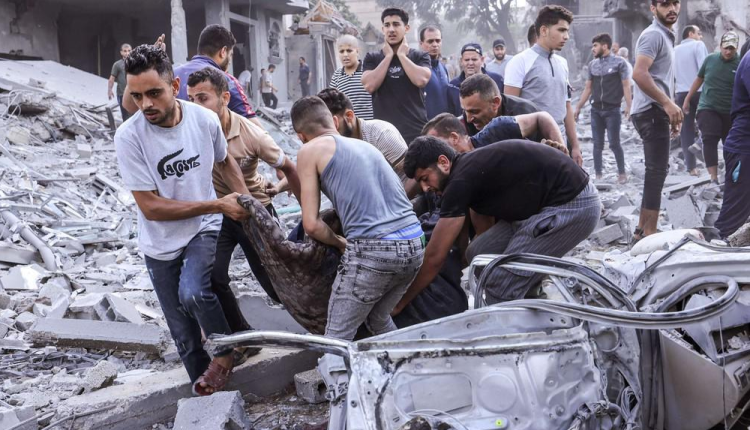 قصف إسرائيلي عنيف على عدة مناطق في غزة واستشهاد 15 فلسطيني