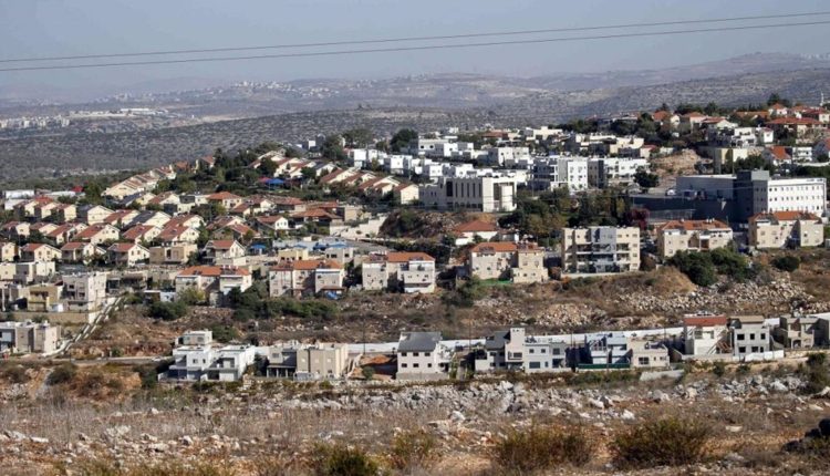 الاحتلال يعيد نشر جيشه في الضفة لتأمين توسّع استيطاني غير مسبوق