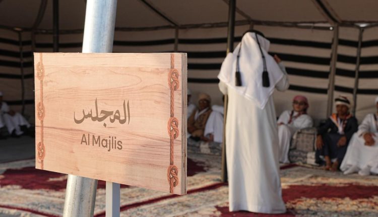 مجلس المربعانية… ذاكرة المجتمع الإماراتي وحاضن السنع