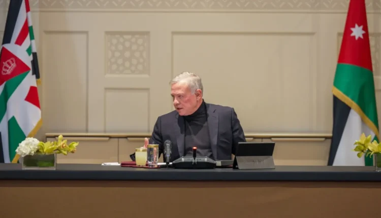 الملك يؤكد أهمية إدامة التنسيق بين الأعيان والحكومة بالقضايا التي تهم المواطنين