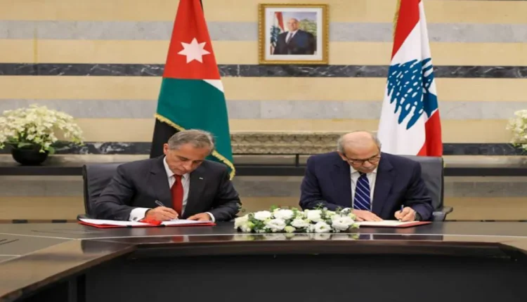 حسّان ونظيره اللبناني يرعيان توقيع 21 اتفاقية لتعزيز التعاون المشترك