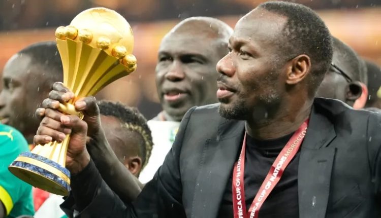 مدرب السنغال يرفض تبرعات الجماهير لتسديد غرامة “الكاف”