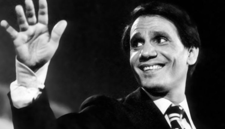 ورثة عبد الحليم حافظ يقاضون «العندليب الأبيض» على تيك توك بتهمة تشويه اسم وتاريخ الفنان الراحل