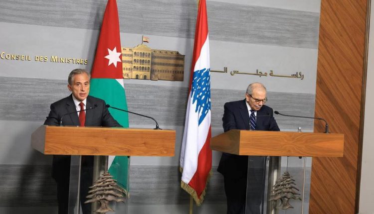 تصريحات صحفيَّة لرئيس الوزراء الاردني ونظيره اللُّبناني في بيروت.