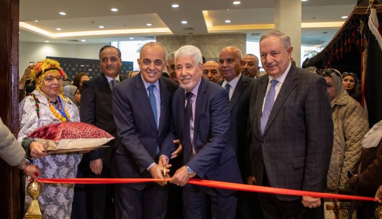 وزير السياحة والآثار ورئيس جهة فاس مكناس يفتتحان المعرض الأردني المغربي للصناعات والحرف التقليدية في عمان