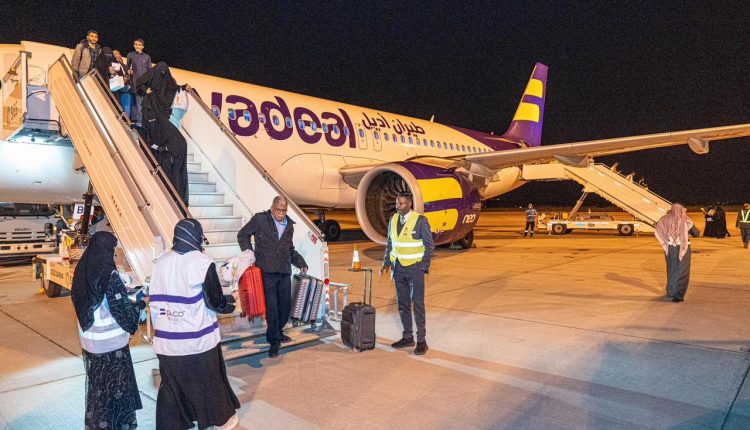 بتوجيه من سمو محافظ الأحساء وكيل المحافظة يدشّن رحلات مباشرة بين الأحساء والمدينة المنورة عبر طيران أديل