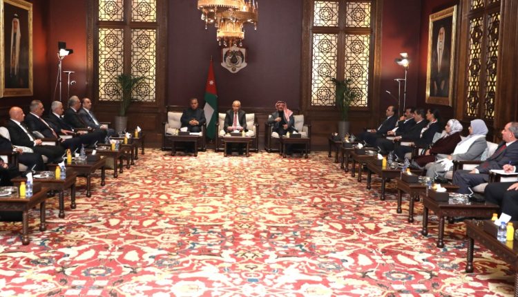 خلال لقائه وفدا من كتلة حزب مبادرة النيابية*  *رئيس الديوان الملكي: الملك يضع التحديث الشامل كضرورة وطنية قصوى