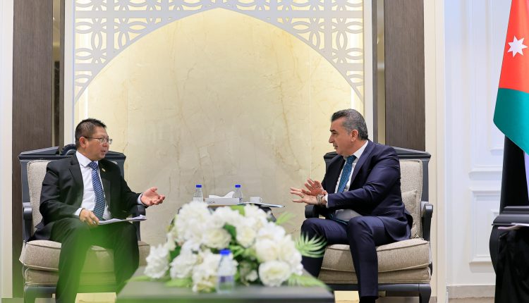 “الخارجية النيابية” تبحث مع السفير الماليزي تعزيز العلاقات والتعاون البرلماني