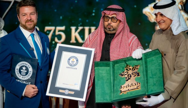 شعار موسم جدة يلمع بالذهب ويدخل موسوعة غينيس للأرقام القياسية