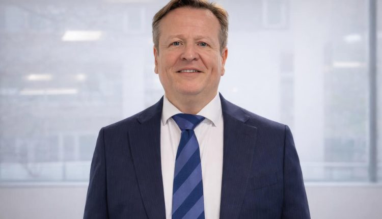 مجموعة سوميه التعليمية تُعيّن “سبنسر كولز” في منصب الرئيس التنفيذي الجديد