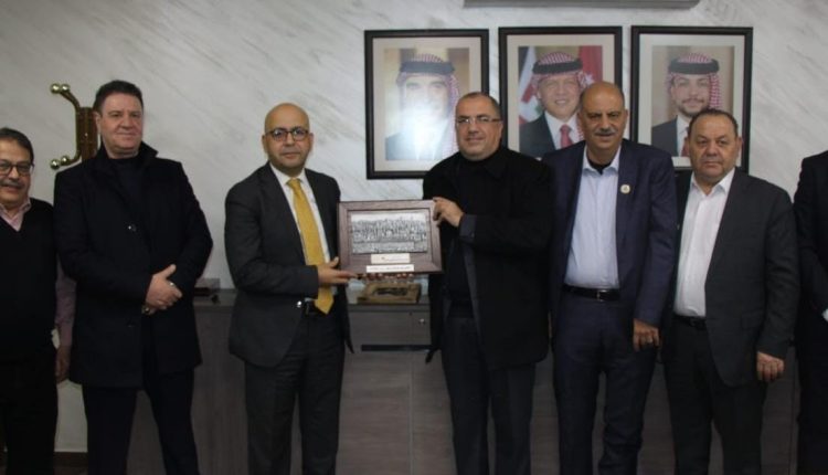 عبيدات يعرض لملتقى اعمال الفلسطيني – نابلس فرص الاستثمار في المدن الصناعية الاردنية