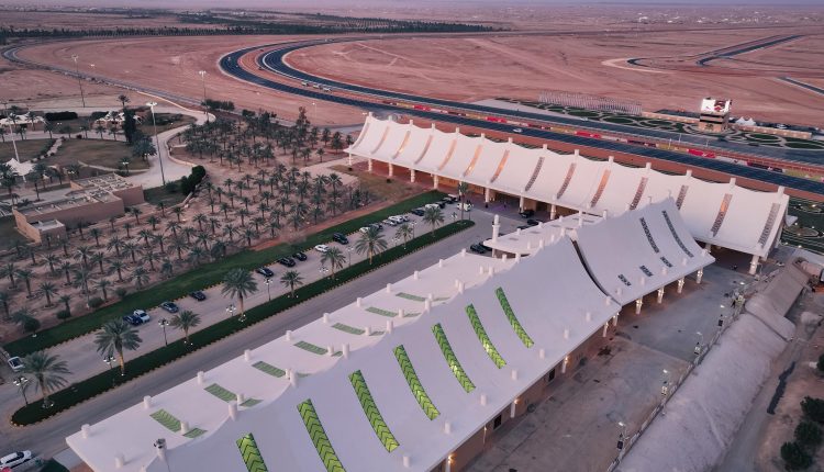 مهرجان خادم الحرمين الشريفين للهجن.. أيقونة سياحية استراتيجية