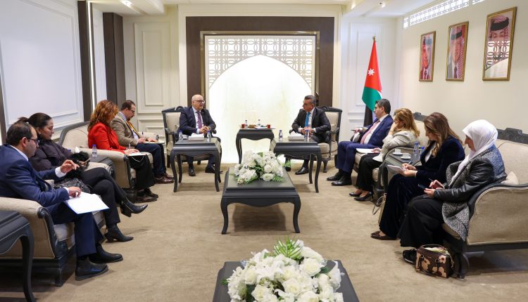 “الخارجية النيابية” تبحث مع السفير البلغاري سبل تعزيز العلاقات الثنائية
