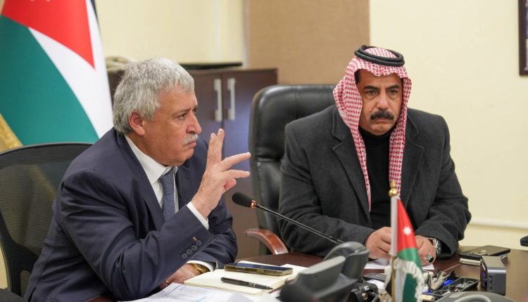 النقل النيابية” تبحث قضايا النقل العام والسياحي والتاكسي وتأجير السيارات